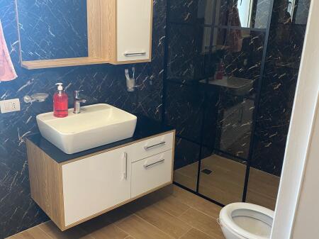 Shitet apartament 1+1 + 2 ballkone plazh iliria