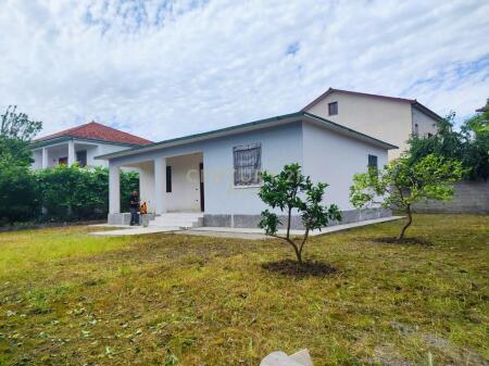 Shitet shtëpi private në Laknas, Tiranë! 115,000 € Sip. Totale  100m2