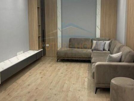 Qera, Apartament 2+1+2+2 Poste Parkimi, Qender