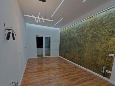 Shitet, Apartament 2+1+2+2, Bulevardi Kryesor, Durres