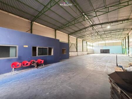 Magazine Me Qera Ne Autostraden Tirane-Durres (ID BM278) Tirane.