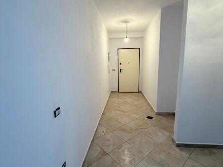 Jepet me qira shpi/zyrë – pas 15-katëshit, Rruga Bardhok Biba