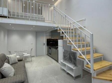 Rent, Loft, Fresk, Tiranë.