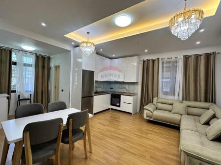 Apartament - Për Qira - 9 Katëshet, Tiranë