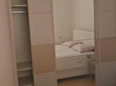 Zogu i zi, apartament 1+1 me qera 40,000 leke