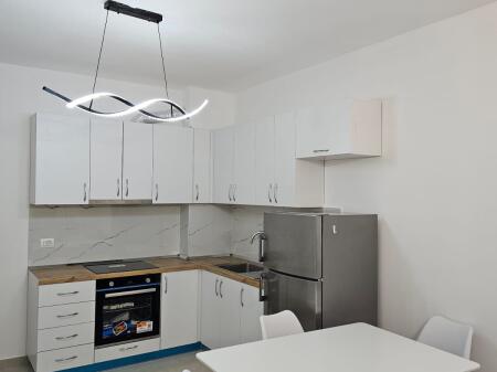 2+1 me qera Univers City