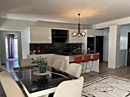 🌟 3+1+3 për Shitje – Apartament Luksoz në Sarandë