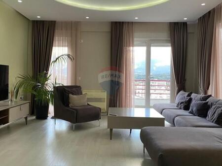 Apartament 3+1+2+me qira tek Liqeni i Thate!