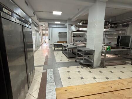 BUSINESS PREMISES FOR SALE 150 M2 CENTER 330,000 EURO