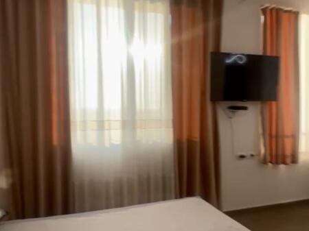 Garsoniere me qera tek Rruga e Kosovareve!