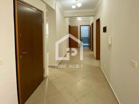 FOR RENT: Business premises / Kavaja Street / near the ORTHODOX CHURCH