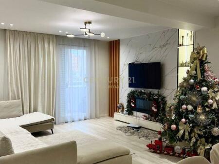 Apartament 2+1+2 per shitje tek Stadiumi Dinamo