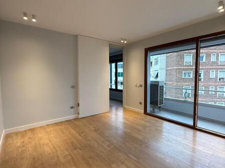 Ambient zyre per qira 200m2 , prane Delijorgjit