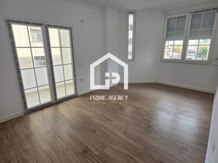 SHITET : Apartament 2+1/zona: RRUGA BOGDANET