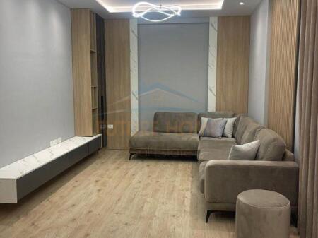Qera, Apartament 2+1+2+2 Poste Parkimi, Qender