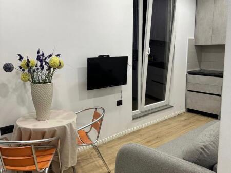 Qera apartament 1+1 ,Tek Tregu elektrik cmimi 45000 leke