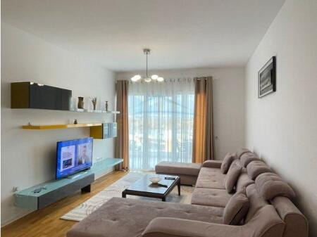Qera, Apartament 2+1+2,Kopshti Botanik, Tiranë. 900 €