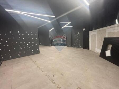 Locale in Affitto – 210 m² | Centro di Tirana !