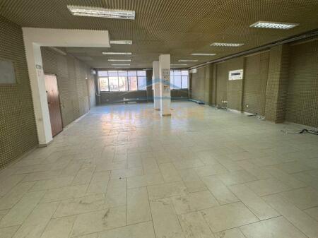 Qera, Ambient biznesi, Rruga e Elbasanit, Tiranë