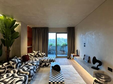 🏢 JEPET APARTAMENT LUKSOZ 1+1 + POST PARKIMI – ME QIRA