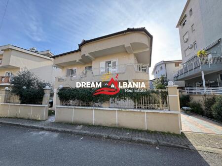 Vile 3 kateshe me qera prane Komunes se Parisit, Tirane (ID 4251432)