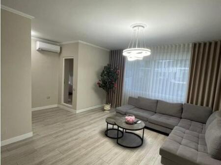 OFROJ PER QIRA APARTAMENT 1+1-RRUGA E KOSOVAREVE