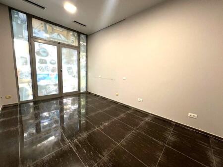 Affitto, Locale Commerciale, Zogu i Zi. 250 € /Mese