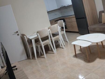 Apartament 1+1 me qira 5 minuta nga Komuna e Parisit