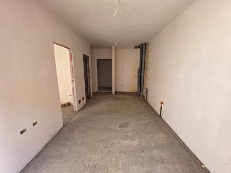 Uzina Dinamo Pran Restornat Durresi Shitet Apartament 1+1