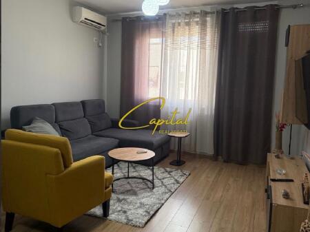 APARTAMENT ME QIRA 1+1 21 DHJETORI 60.000 LEKE