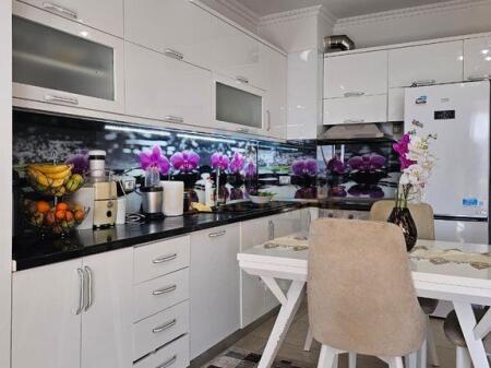 Shitet apartament 2+1 Kompleksi Malajziani kthesa e kamzes