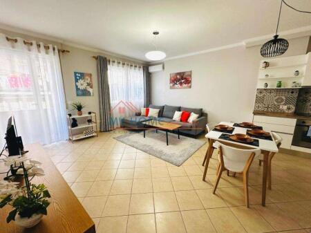 Apartament 1+1 me qera Qender ne Tirane