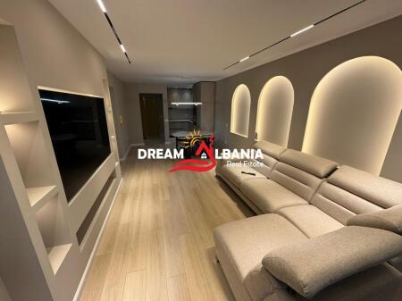 Appartamento 2+1+2 in vendita a Myslym Shyr, vicino all'ex Esposizione a Tirana (ID 41212137)