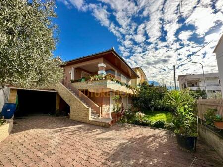 Rent, Private 2-storey house, Sauk