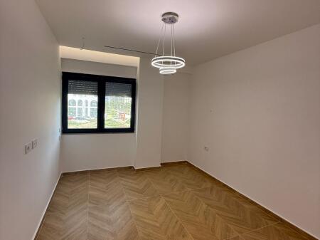 🏢 2 Business Spaces for Rent – Former Aviation Field, OAZIS Complex