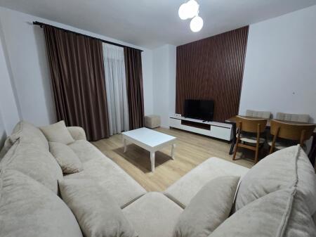Apartament 1+1, Astir!
