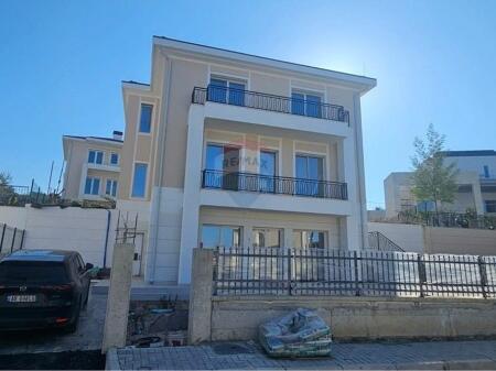 Vilë - Për Shitje - Collina Verde, Tiranë(ID: 530571005-45)