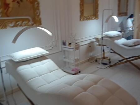 Ideal space for rent for clinic office salon Residenca Garden Building!
