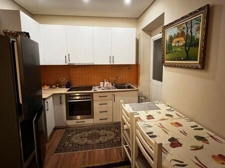 Apartament 2+1 me qera prane rruges Fortuzi