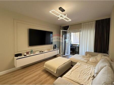 Apartament 2+1 per shitje KIKA 2 Komuna e Parisit !