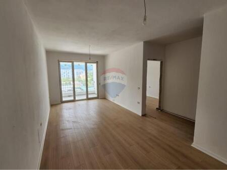 Apartament 1+1 per shitje te 5 Maji!
