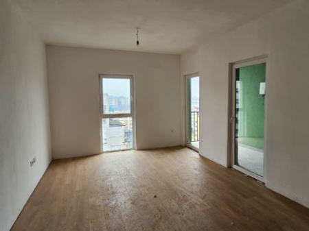 🏡 Shitet Apartament 2+1+2 – Kompleksi Tirana Entry 2