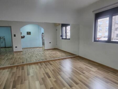 Ambient Zyrash per Qira ne Fillim te Rruges Ali Demi