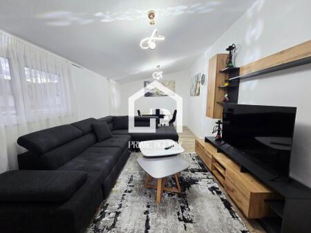 SHITET: SUPER Apartament me pamje nga LIQENI /Zona: POGRADEC   