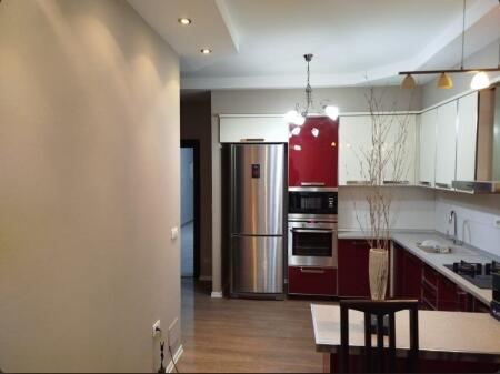 Apartament me qera 1+1+garsoniere ne shitje