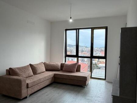Apartament 2+1 Me Qira në sheshi Shqiponja