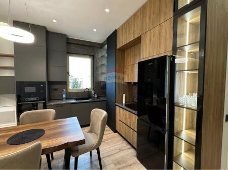 Super Apartament Luksoz me Qira te Air Albania!