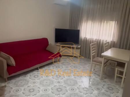 🏡 Jepet me qera apartament 1+1 – Zona e Porcelanit (pas UET)