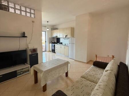 APARTAMENT ME QERA 1+1 PALLATI ME SHIGJETA 40.000 LEKE