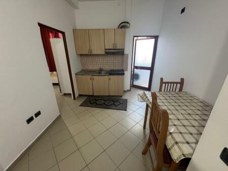 apartament me qira tek ish parku autobuseve